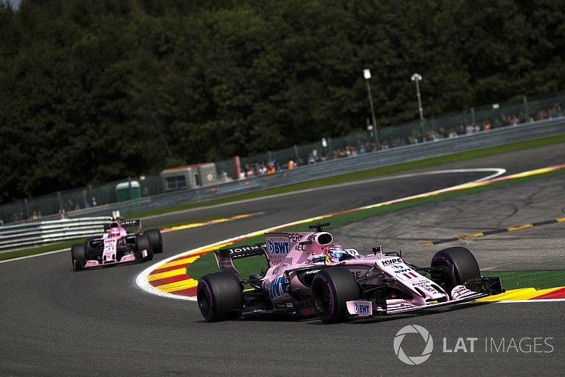 Sergio Pérez, Sahara Force India VJM10 y Esteban Ocon, Sahara Force India VJM10