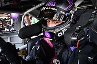 Johnson lidera primera práctica en Charlotte y Suárez 8°