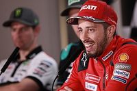Dovizioso: "Márquez pensará en el título, pero duele perder estos duelos"
