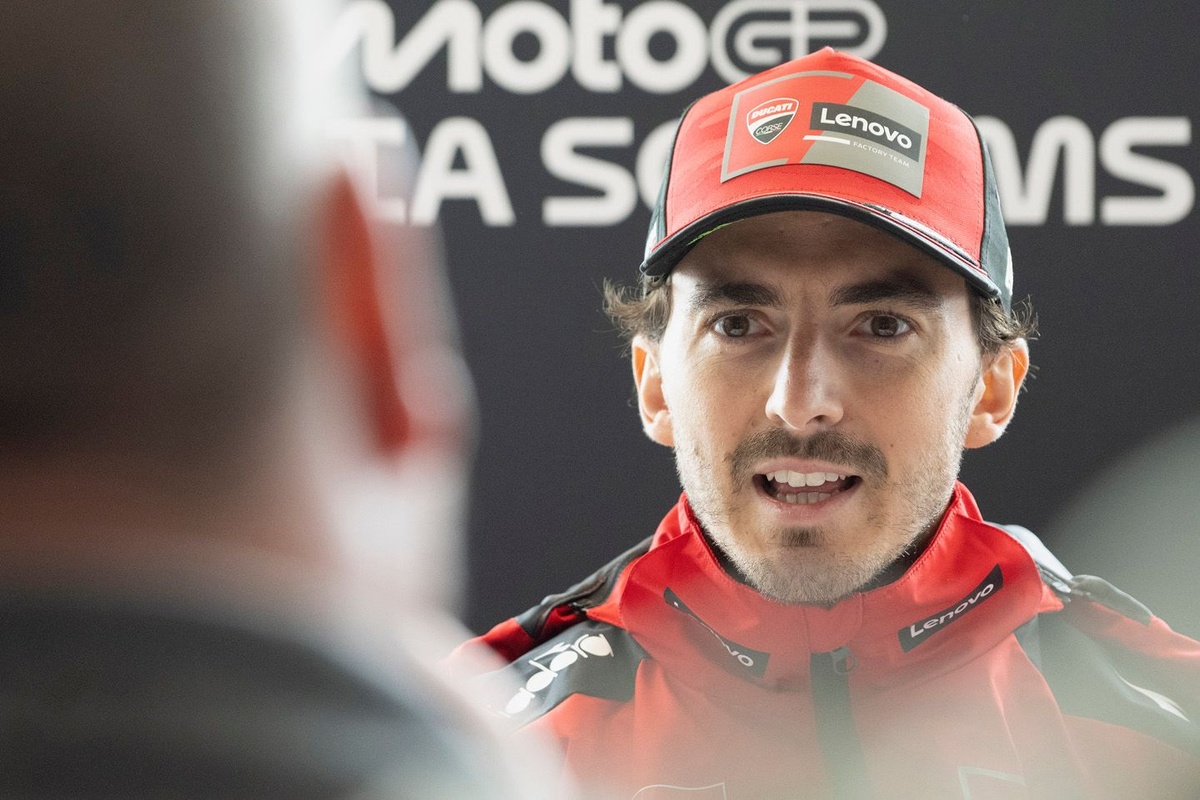バニャイア サイン入りニースライダー PECCO BAGNAIA MotoGP