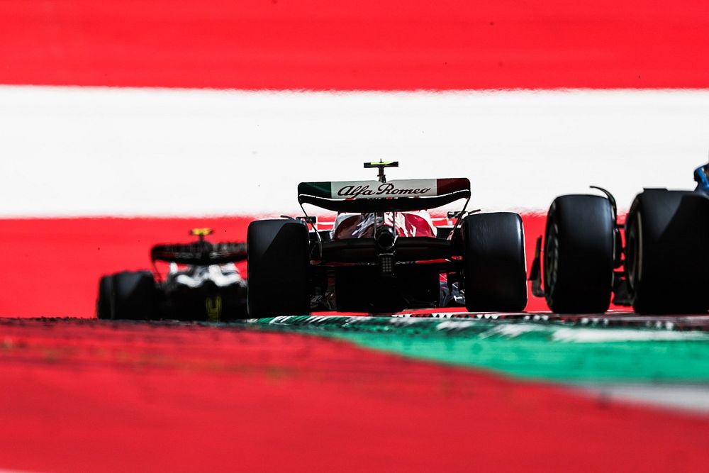 Zhou Guanyu, Alfa Romeo C42