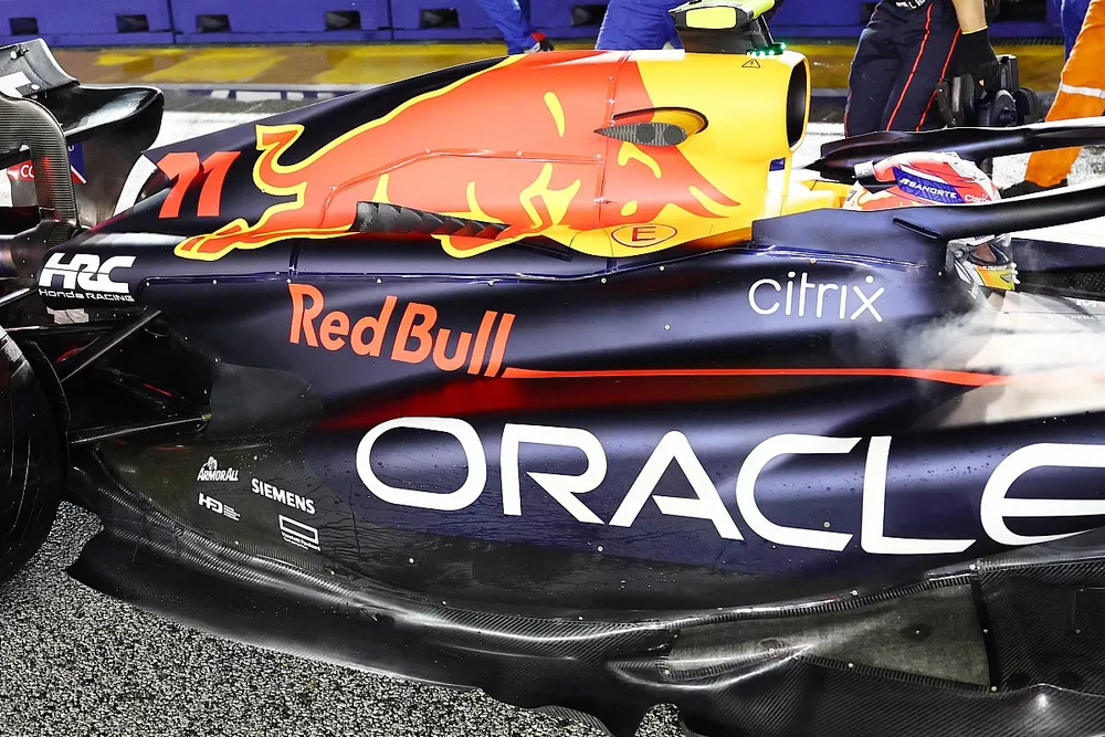 Detalle del fondo del Red Bull Racing RB18 de Sergio P&eacute;rez