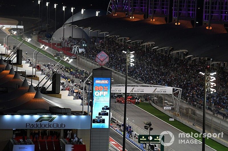 Mec&aacute;nicos antes de la salida