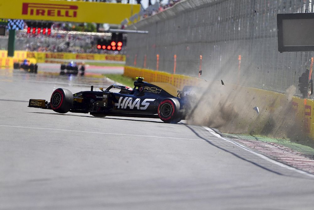 Choque de Kevin Magnussen, Haas F1 Team VF-19, golpea el Muro de los Campeones en la Q2