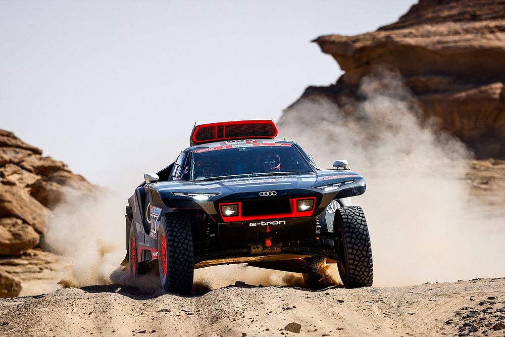 #200 Team Audi Sport Audi: St&eacute;phane Peterhansel, Edouard Boulanger