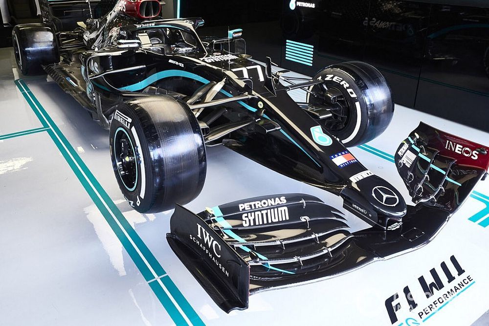 New livery on the car of Valtteri Bottas, Mercedes F1 W11 EQ Performance, in the garage