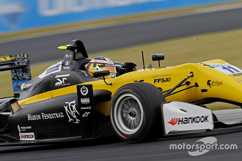 Sacha Fenestraz artiglia la pole position per Gara 1 a Silverstone