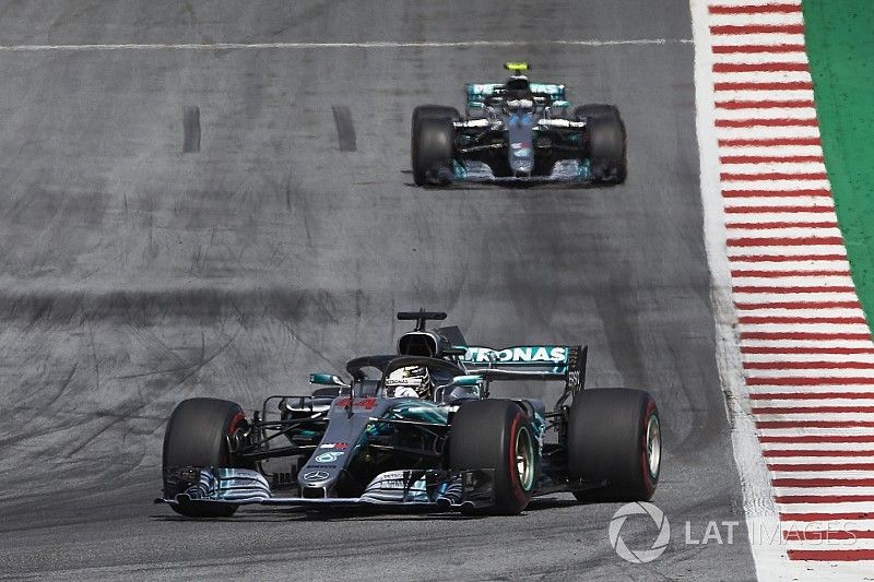 Lewis Hamilton, Mercedes AMG F1 W09, Valtteri Bottas, Mercedes AMG F1 W09
