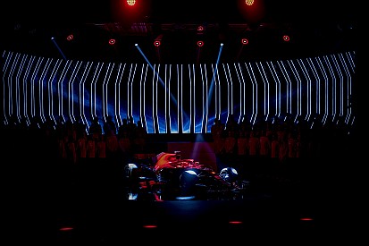 Відео: презентація командою Ferrari боліда Ф1 2019 року