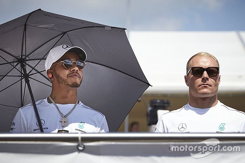 Lewis Hamilton, Mercedes AMG F1, with Valtteri Bottas, Mercedes AMG F1