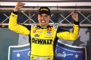 Christopher Bell vence en una carrera caótica de NASCAR Cup en Bristol