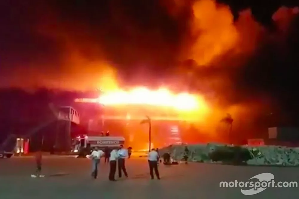 Fire at Circuito de Termas de R&iacute;o Hondo