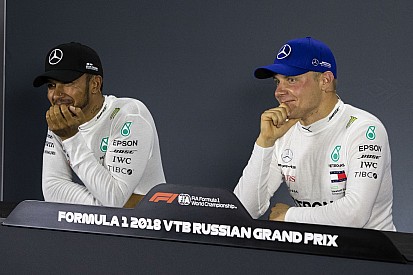 Villeneuve: „Bottasnak el kell engednie Hamiltont, már a Mercedes a legerősebb autó”