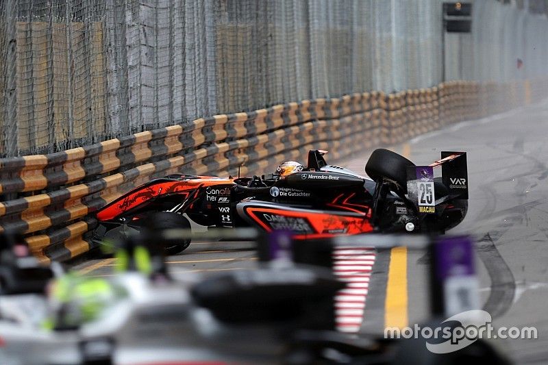 Choque de Sophia Fl&ouml;rsch, Van Amersfoort Racing