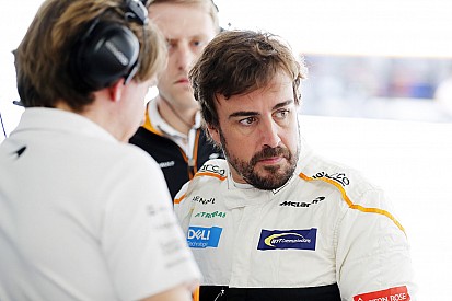 Alonso lästert nach Stroll-Kollision: "Beliebige" Strafen in "übler Formel 1"