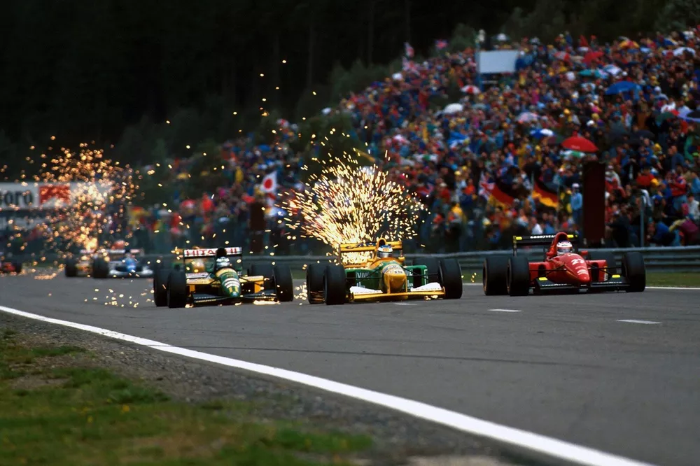 Mika Hakkinen, Lotus 107, Michael Schumacher, Benetton B192, Jean Alesi, Ferrari F92