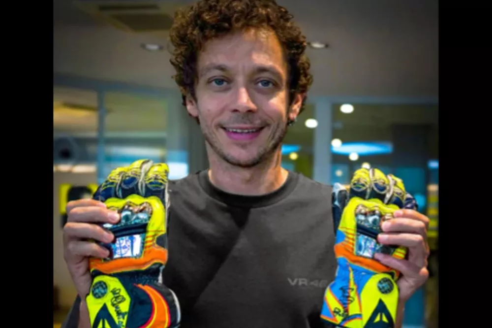 VR46 Racing Apparel SRL, sigla una partnership con MotoGP Authentics