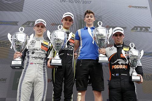 Norris domina bajo la lluvia en Nurburgring