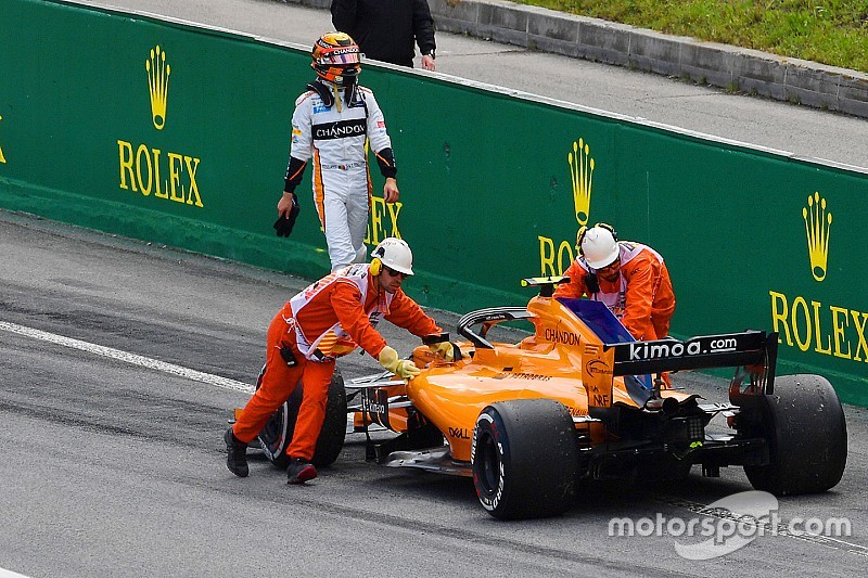 Vandoorne, yarış dışı kaldığı için üzgün