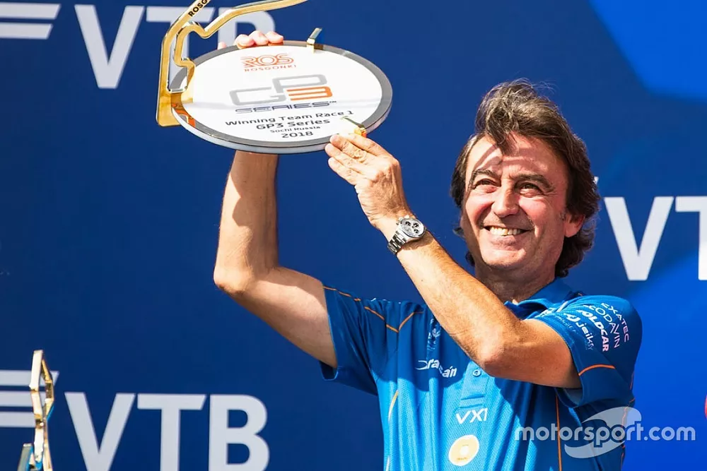 Podium : Adrian Campos