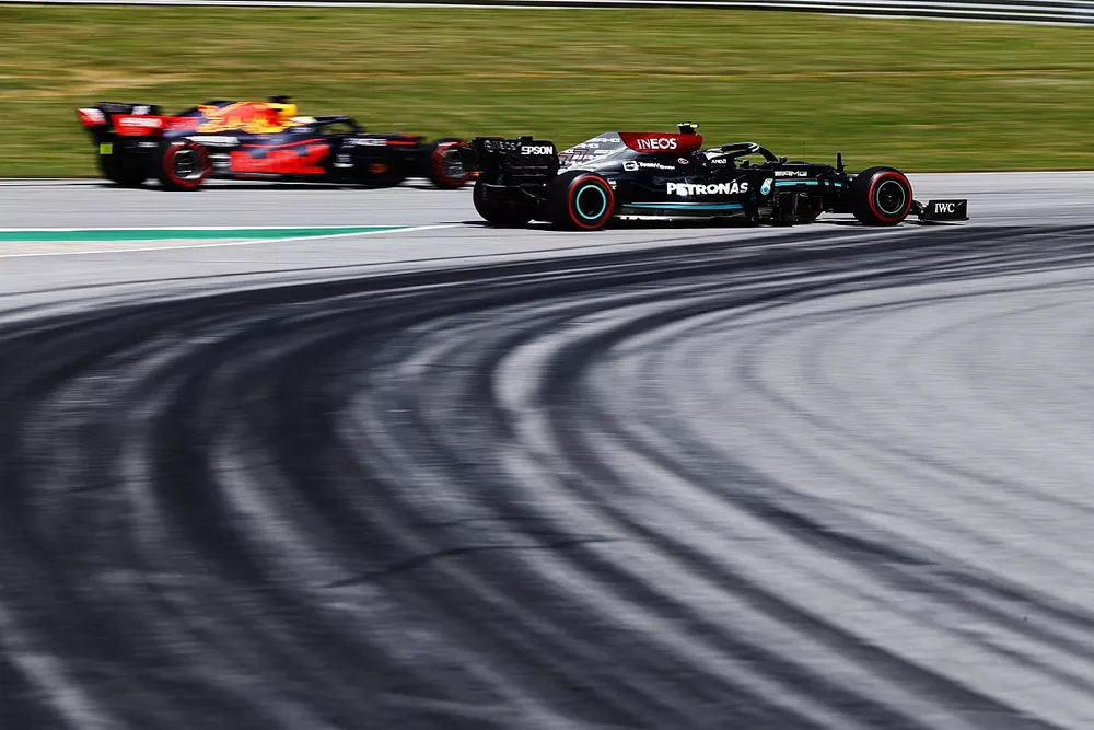 Valtteri Bottas, Mercedes W12, Max Verstappen, Red Bull Racing RB16B
