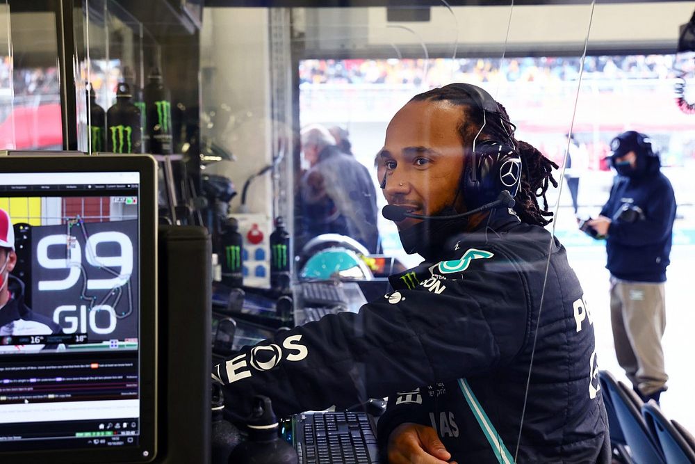 Lewis Hamilton, Mercedes, at work in th Mercedes garage