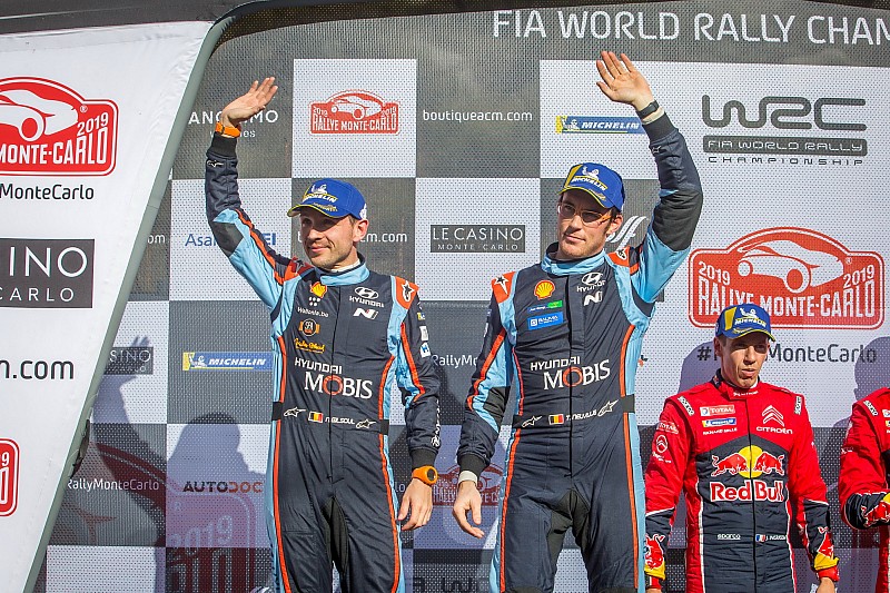 Neuville deluso: