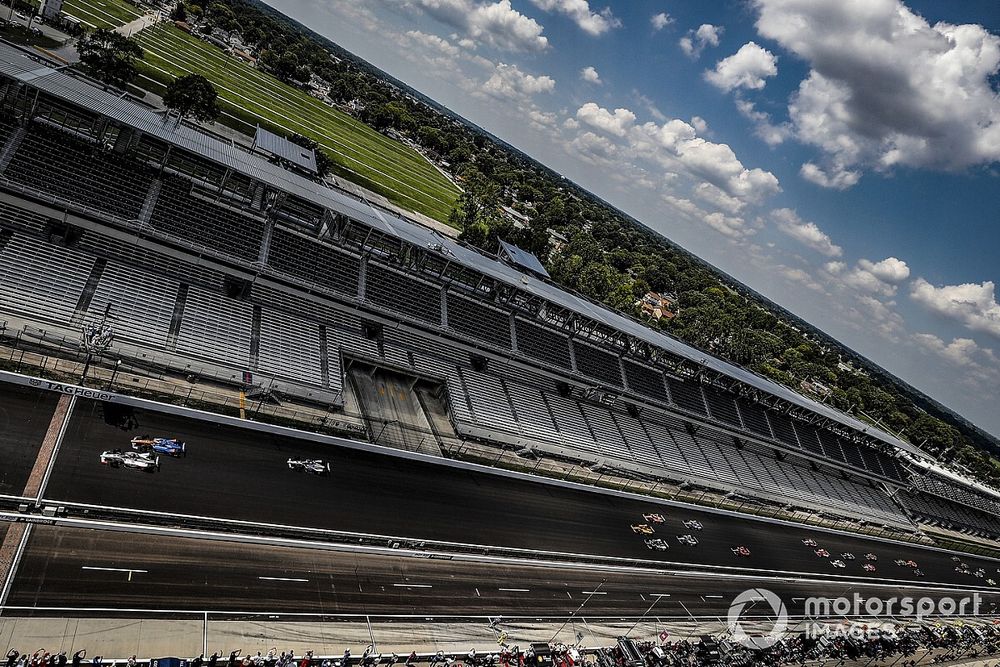 Marco Andretti, Andretti Herta with Marco & Curb-Agajanian Honda, Scott Dixon, Chip Ganassi Racing Honda lead at the start, Takuma Sato, Rahal Letterman Lanigan Racing Honda