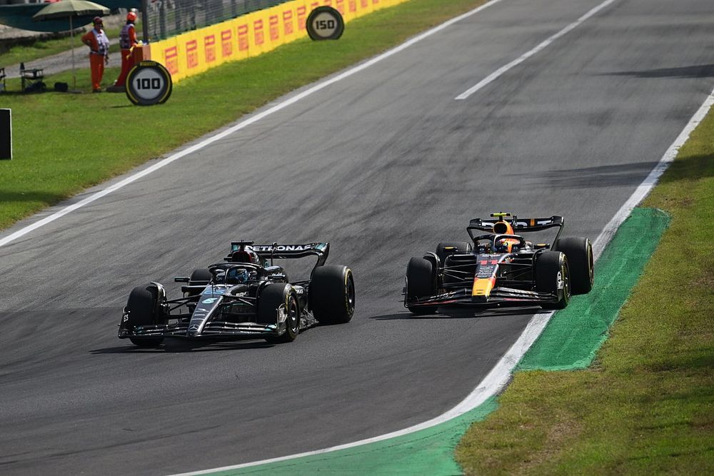 George Russell, Mercedes F1 W14, Sergio Pérez, Red Bull Racing RB19