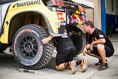 Dakar, Loeb sfortunato: "Avevo un ottimo ritmo, però ho forato ben 3 gomme!"