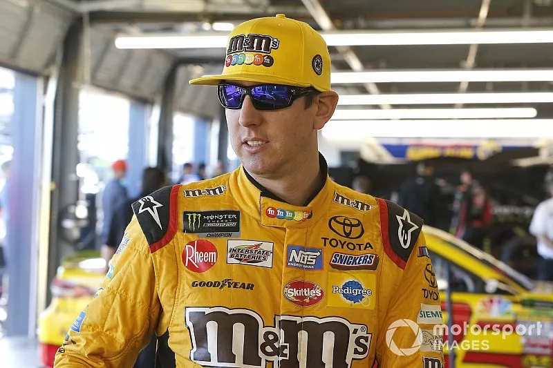 Kyle Busch, Joe Gibbs Racing, Toyota Camry M&M's