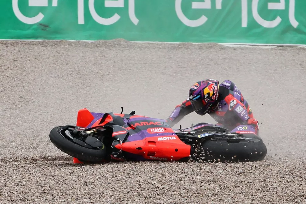 Chute de Jorge Martin, Pramac Racing 