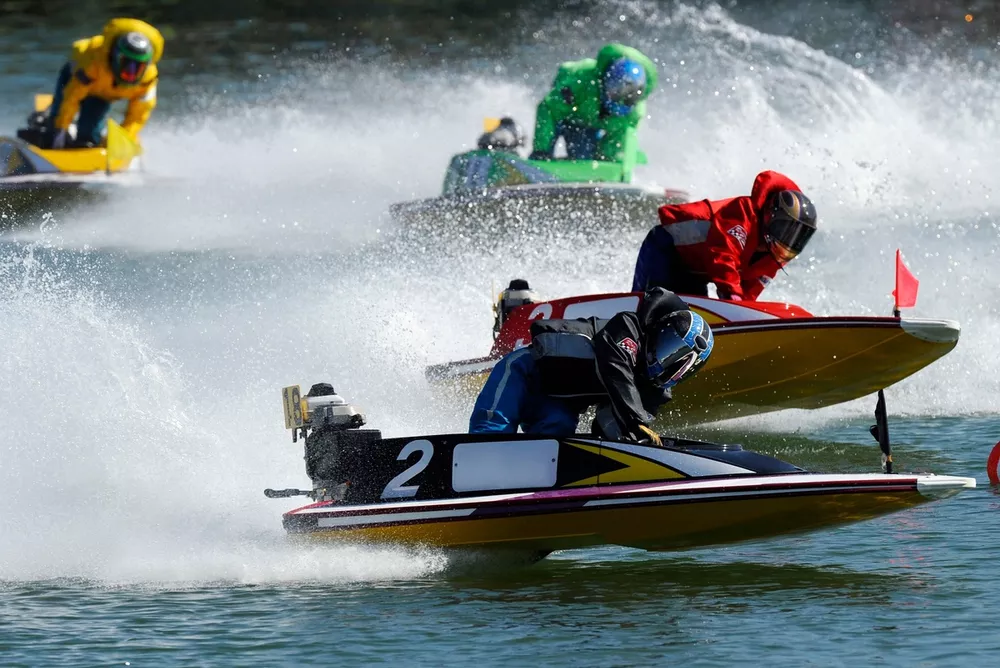 BOAT RACE