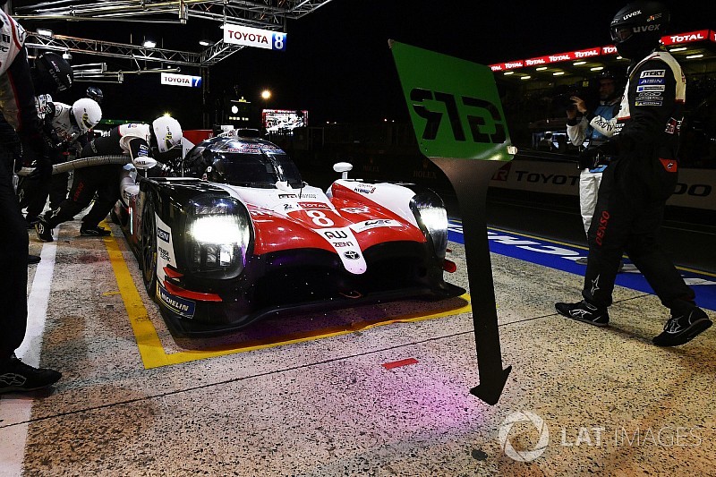 Le Mans 24 Saat: Alonso'nun umutları, Buemi'nin cezası ile yara aldı
