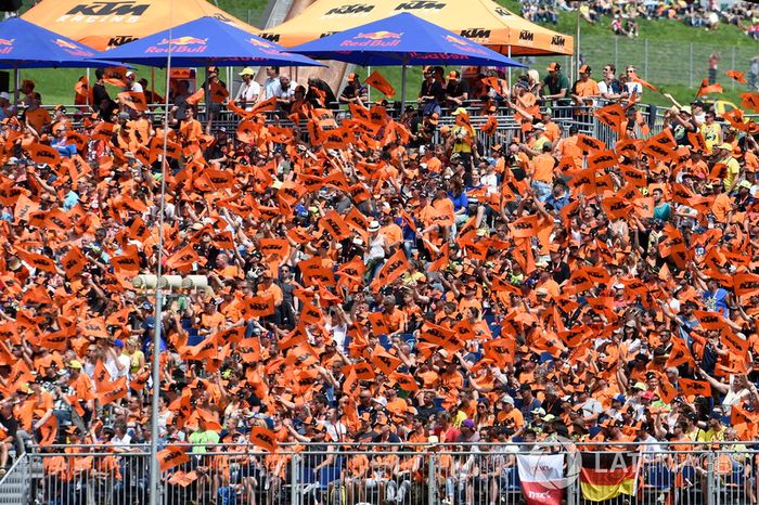 Tribuna de KTM