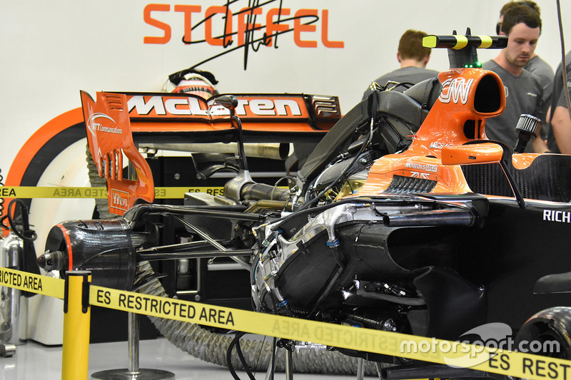 McLaren MCL32 rear detail