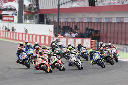 Старт гонки: лидирует Марк Маркес, Repsol Honda Team