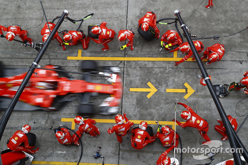 Sebastian Vettel, Ferrari SF70, Boxenstopp