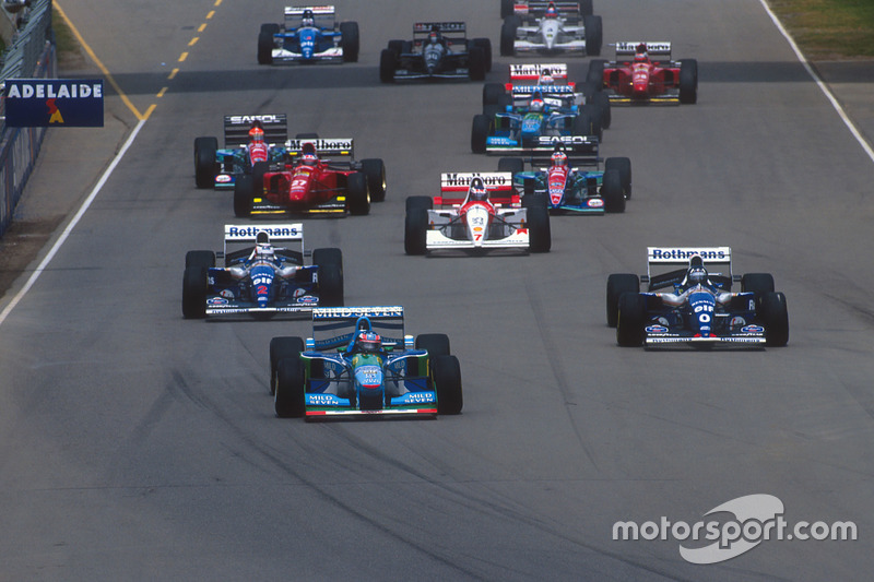 Départ : Michael Schumacher, Benetton B194 Ford devant Damon Hill et Nigel Mansell, Williams FW16B Renault