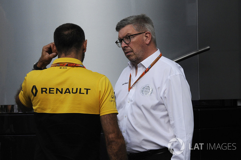 Ross Brawn, Formula One Director General de Motorsports y Cyril Abiteboul, Renault Sport F1 Director General de McLaren motorhome