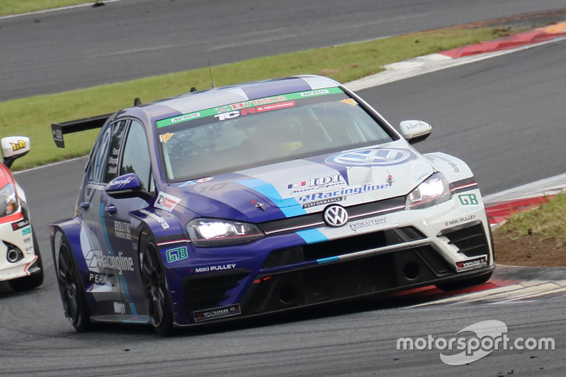 #10 Racingline PERFORMANCE GOLF TCR（フィリップ・デベサ／密山祥吾／脇阪寿一）