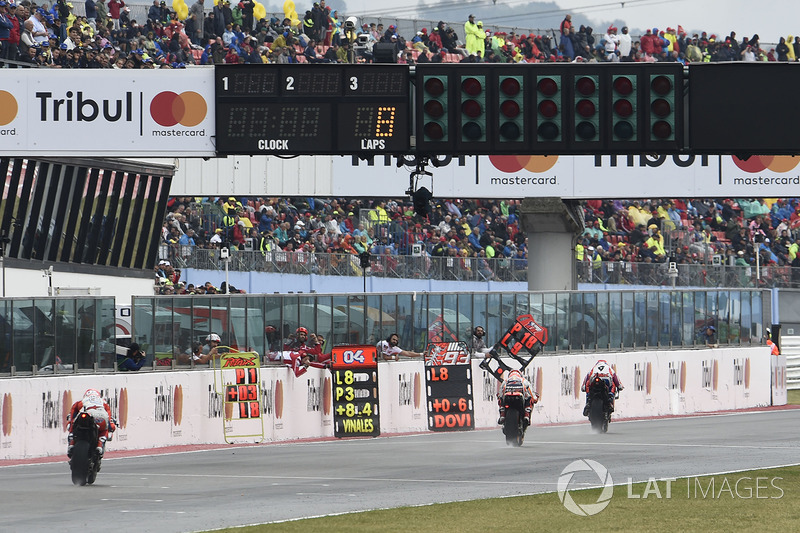 Danilo Petrucci, Pramac Racing, Marc Marquez, Repsol Honda Team, start finish straight