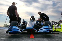 Хуан-Пабло Монтойя випробовує машину IndyCar 2018 року з двигуном Chevrolet