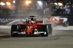 Sebastian Vettel, Ferrari SF70H, nel giro di formazione