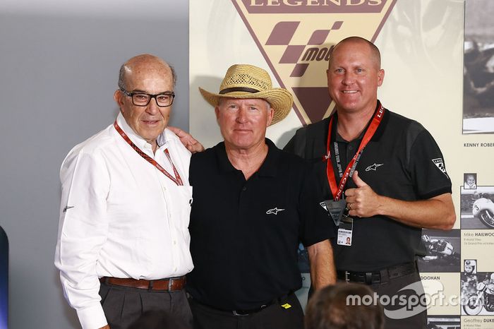 Carmelo Ezpeleta, consejero delegado de Dorna Sports, Kenny Roberts Sr., Kenny Roberts Jr.