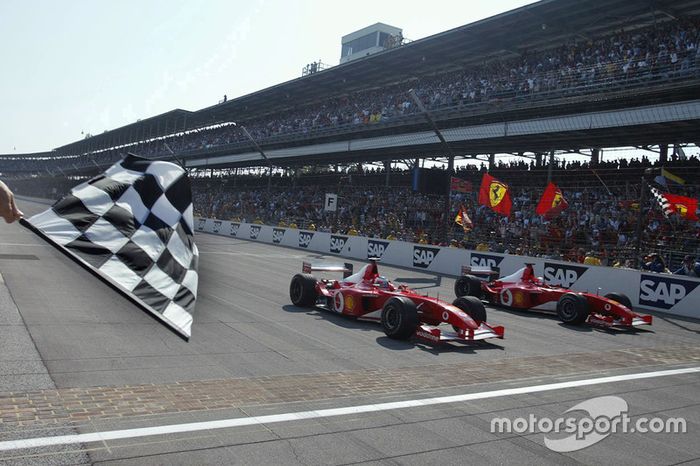 GP de EEUU 2002, 'SCHUMI' DEVUELVE LA CORTESÍA