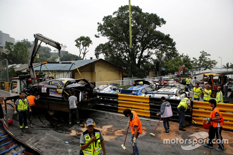 Los coches que se estrellaron en Macau