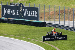 Stoffel Vandoorne, McLaren, retires from the race