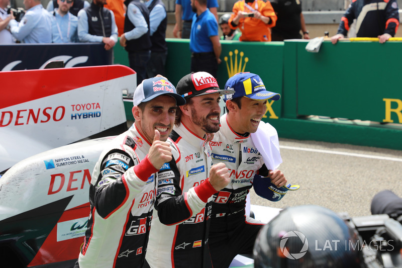 Kazanan #8 Toyota Gazoo Racing Toyota TS050: Sébastien Buemi, Kazuki Nakajima, Fernando Alonso