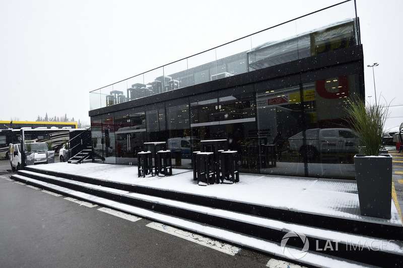 Paddock as snow stops testing on day three